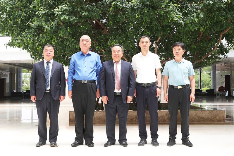 强强结合，，，，，，，，共赢将来｜河南尊龙抖圈官网与SEW签定战术合作和谈